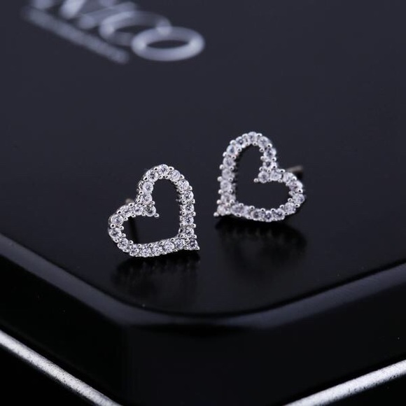 🍃💐 3A CZ Sterling 925 heart earrings💐😌 - Picture 5 of 6